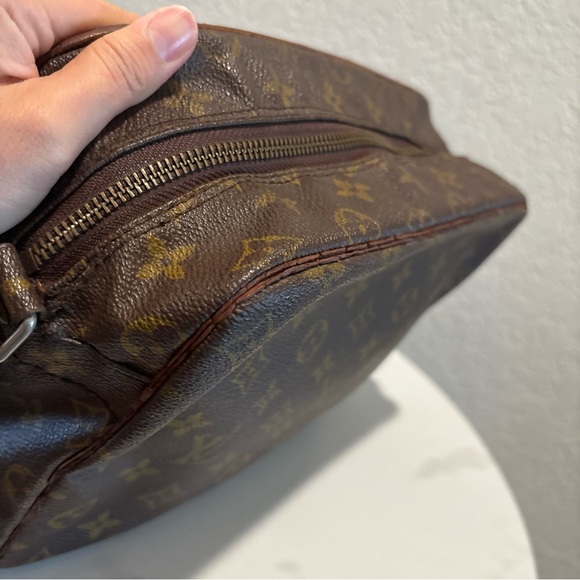 Louis Vuitton Vintage Monogram Crossbody Bag Leather - Picture 5 of 14